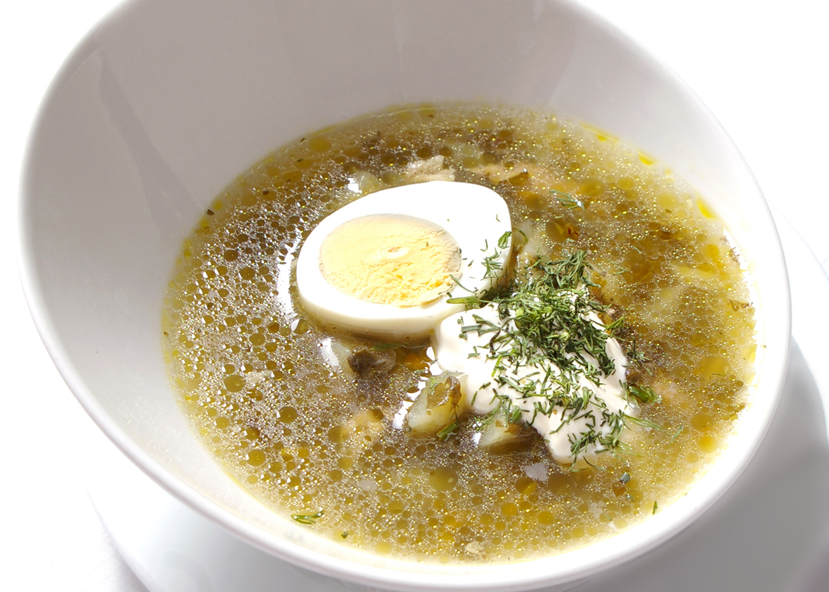 Щавелевый суп рецепт классический с яйцом пошаговый. Суп щавелевый с вареным яйцом. Щавелевый суп с яйцом. Щавельный суп с яйцом. Щавелевые щи.